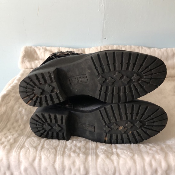 Anne Klein Flex Leather Quilted w buckles size 10m Black Leather - Picture 3 of 5